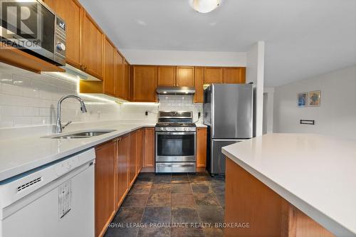 2166 Swanfield Street, Kingston (East Gardiners Rd), ON - Indoor Photo Showing Kitchen