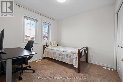 2166 Swanfield Street, Kingston (East Gardiners Rd), ON - Indoor Photo Showing Bedroom