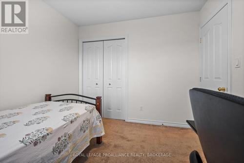 2166 Swanfield Street, Kingston (East Gardiners Rd), ON - Indoor Photo Showing Bedroom