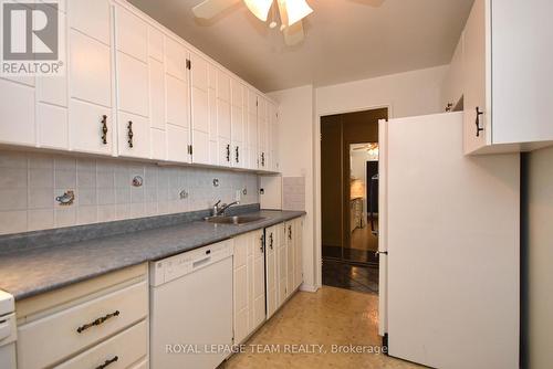 1003 - 1025 Richmond Road, Ottawa, ON - Indoor Photo Showing Kitchen