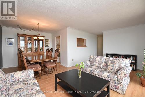 1003 - 1025 Richmond Road, Ottawa, ON - Indoor Photo Showing Living Room