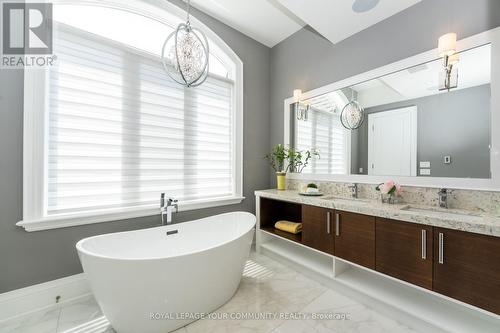 107 Yonghurst Road S, Richmond Hill, ON - Indoor Photo Showing Bathroom