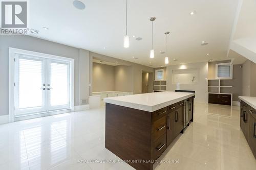 107 Yonghurst Road S, Richmond Hill, ON - Indoor Photo Showing Kitchen