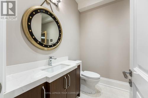 107 Yonghurst Road S, Richmond Hill, ON - Indoor Photo Showing Bathroom