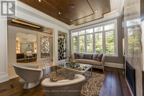 107 Yonghurst Road S, Richmond Hill, ON - Indoor Photo Showing Living Room