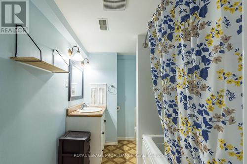 83 Byron Street, Belleville, ON - Indoor Photo Showing Bathroom