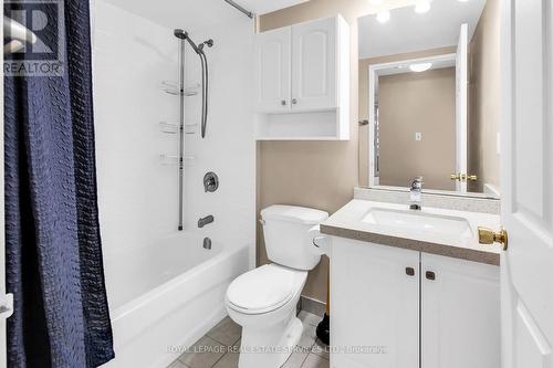 605 - 43 Eglinton Avenue E, Toronto, ON - Indoor Photo Showing Bathroom