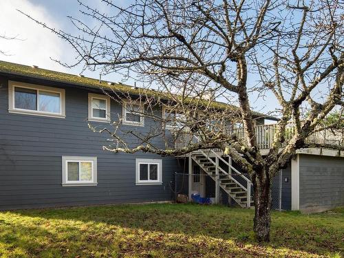 1606 Ash Rd, Saanich, BC 