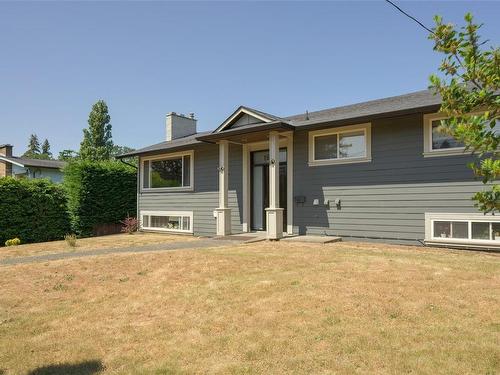 1606 Ash Rd, Saanich, BC 