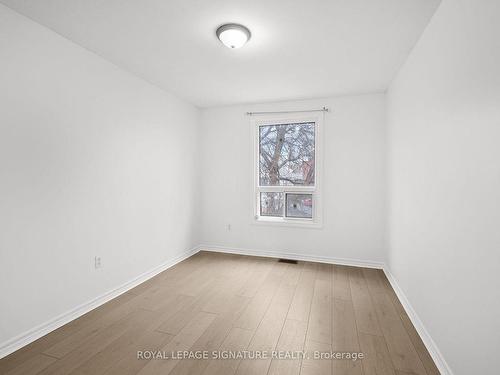 Upper-300 Albert St, Oshawa, ON - Indoor Photo Showing Other Room