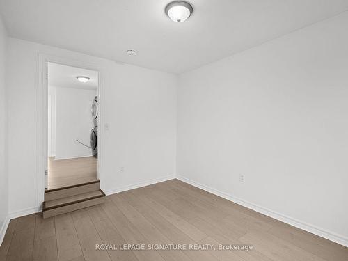 Upper-300 Albert St, Oshawa, ON - Indoor Photo Showing Other Room