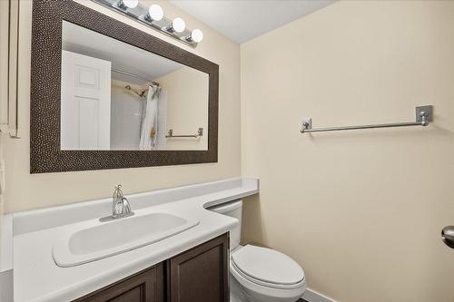 206-777 Leon Avenue, Kelowna, BC - Indoor Photo Showing Bathroom