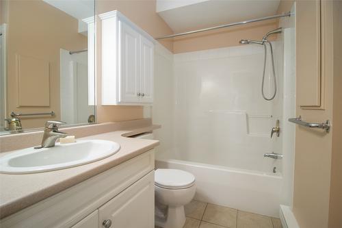 403-303 Whitman Road, Kelowna, BC - Indoor Photo Showing Bathroom