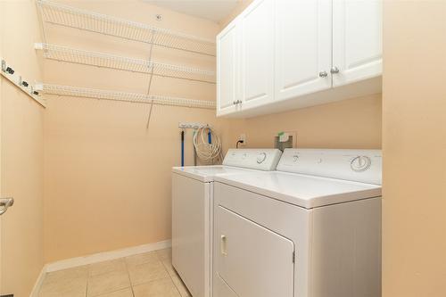 403-303 Whitman Road, Kelowna, BC - Indoor Photo Showing Laundry Room