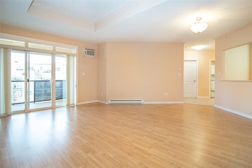 403-303 Whitman Road, Kelowna, BC - Indoor Photo Showing Other Room