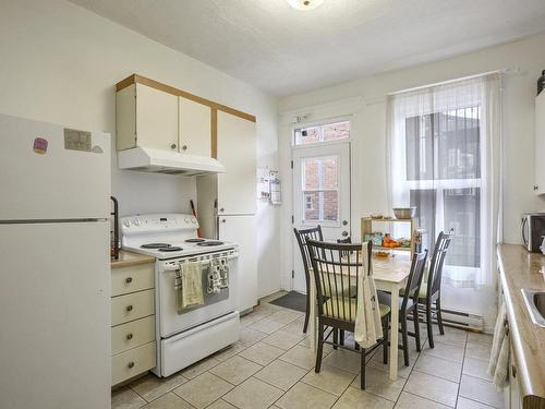 Cuisine - 4912  - 4918 Rue St-Denis, Montréal (Le Plateau-Mont-Royal), QC - Indoor Photo Showing Kitchen With Double Sink