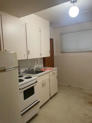 623 Cherrydale Place, Thunder Bay, ON - Indoor Photo Showing Kitchen