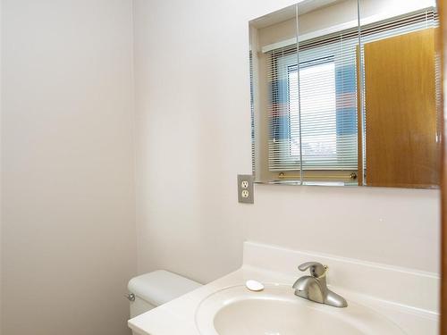 289 Fairbank Place S, Thunder Bay, ON - Indoor Photo Showing Bathroom