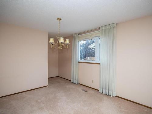 289 Fairbank Place S, Thunder Bay, ON - Indoor Photo Showing Other Room