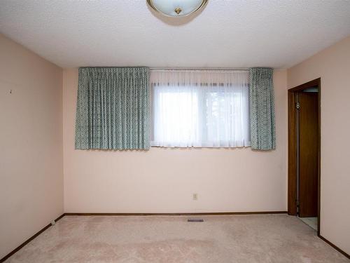 289 Fairbank Place S, Thunder Bay, ON - Indoor Photo Showing Other Room