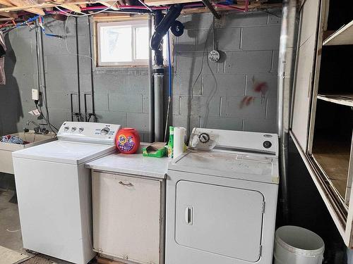 285 Algonquin Avenue S, Thunder Bay, ON - Indoor Photo Showing Laundry Room