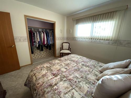 414 Amethyst Crescent, Thunder Bay, ON - Indoor Photo Showing Bedroom