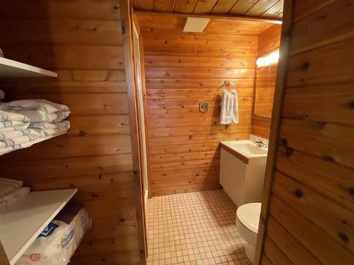 414 Amethyst Crescent, Thunder Bay, ON - Indoor Photo Showing Bathroom