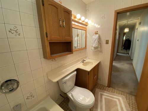 414 Amethyst Crescent, Thunder Bay, ON - Indoor Photo Showing Bathroom