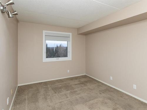 513 145 Fanshaw Street, Thunder Bay, ON - Indoor Photo Showing Other Room