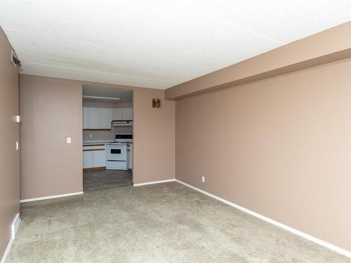 513 145 Fanshaw Street, Thunder Bay, ON - Indoor Photo Showing Other Room