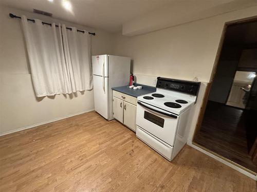 946 John Street, Thunder Bay, ON - Indoor Photo Showing Kitchen