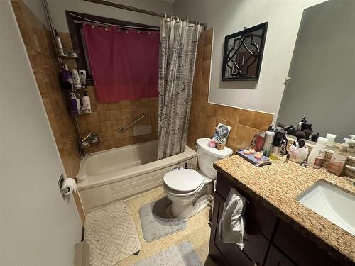 946 John Street, Thunder Bay, ON - Indoor Photo Showing Bathroom