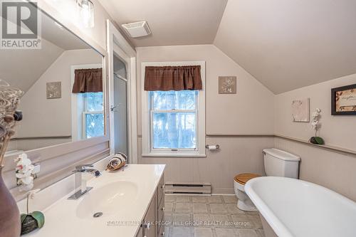 1016 Manson Lane, Gravenhurst, ON - Indoor Photo Showing Bathroom