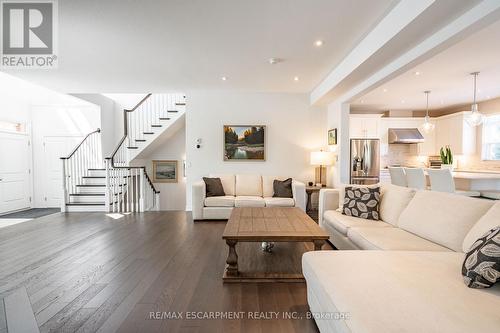 27 Willow Bank Common, St. Catharines, ON - Indoor Photo Showing Living Room