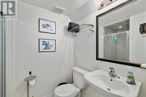 5 Benjamin Way, Whitby, ON - Indoor Photo Showing Bathroom