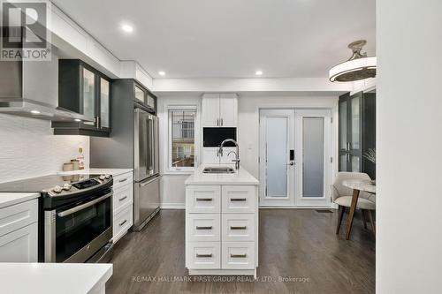 5 Benjamin Way, Whitby, ON - Indoor Photo Showing Kitchen With Stainless Steel Kitchen With Upgraded Kitchen