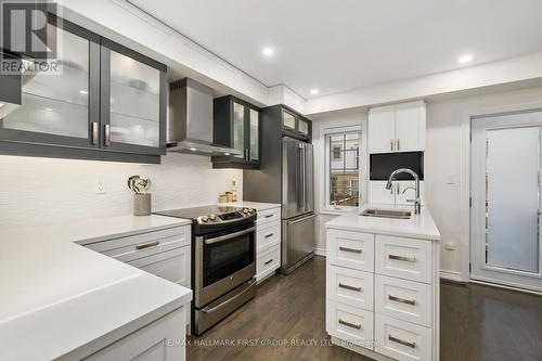 5 Benjamin Way, Whitby, ON - Indoor Photo Showing Kitchen With Stainless Steel Kitchen With Upgraded Kitchen