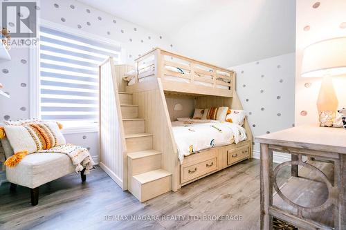 4845 North Service Road, Lincoln (981 - Lincoln Lake), ON - Indoor Photo Showing Bedroom