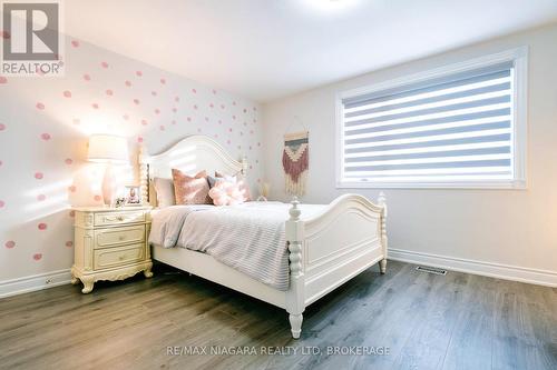 4845 North Service Road, Lincoln (981 - Lincoln Lake), ON - Indoor Photo Showing Bedroom