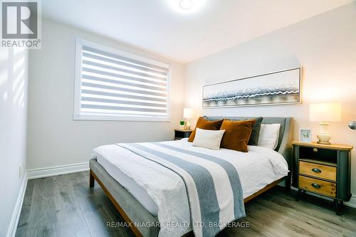 4845 North Service Road, Lincoln (981 - Lincoln Lake), ON - Indoor Photo Showing Bedroom