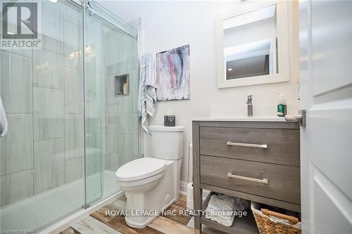 35 - 88 Lakeport Road, St. Catharines (438 - Port Dalhousie), ON - Indoor Photo Showing Bathroom