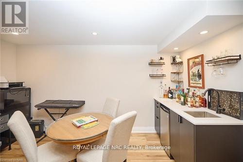 35 - 88 Lakeport Road, St. Catharines (438 - Port Dalhousie), ON - Indoor Photo Showing Dining Room