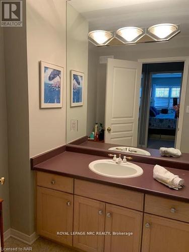 35 - 88 Lakeport Road, St. Catharines (438 - Port Dalhousie), ON - Indoor Photo Showing Bathroom