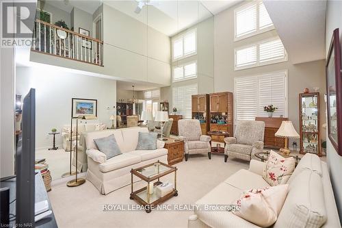 35 - 88 Lakeport Road, St. Catharines (438 - Port Dalhousie), ON - Indoor Photo Showing Living Room