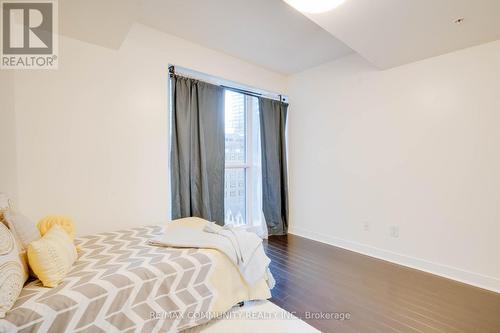 824 - 295 Adelaide Street W, Toronto, ON - Indoor Photo Showing Bedroom