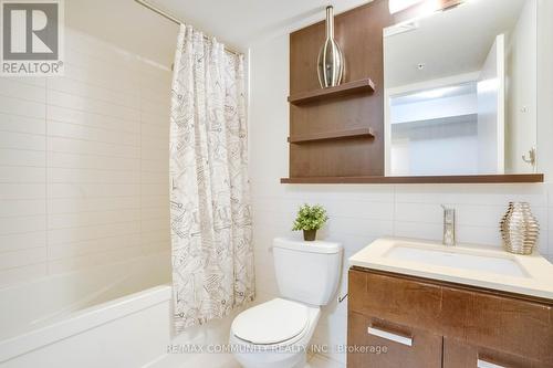 824 - 295 Adelaide Street W, Toronto, ON - Indoor Photo Showing Bathroom