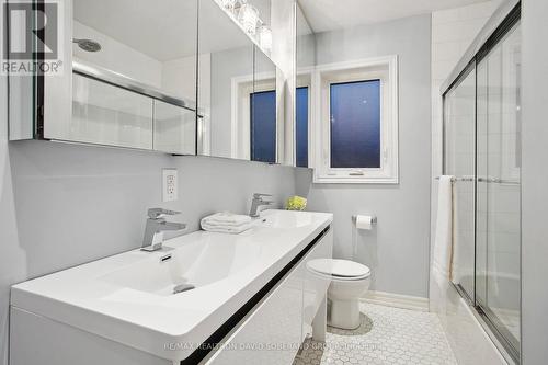 19 Vinci Crescent, Toronto, ON - Indoor Photo Showing Bathroom