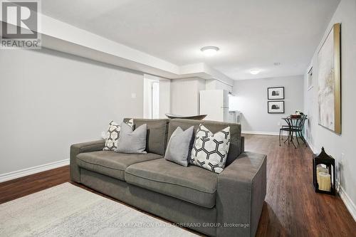 19 Vinci Crescent, Toronto, ON - Indoor Photo Showing Living Room