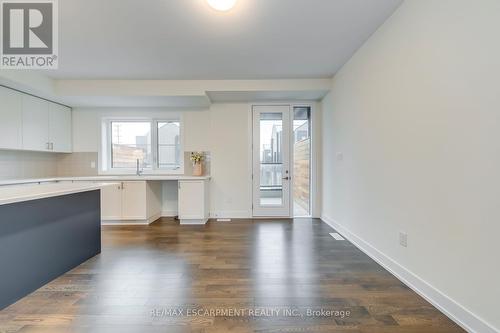 14 - 2273 Turnberry Road, Burlington, ON - Indoor Photo Showing Kitchen