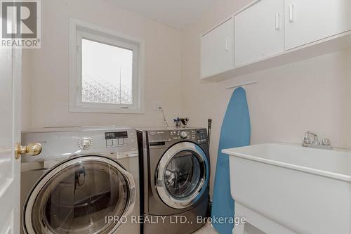 3243 Flagstone Drive, Mississauga, ON - Indoor Photo Showing Laundry Room